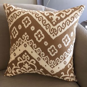 Radcliffe Pillow