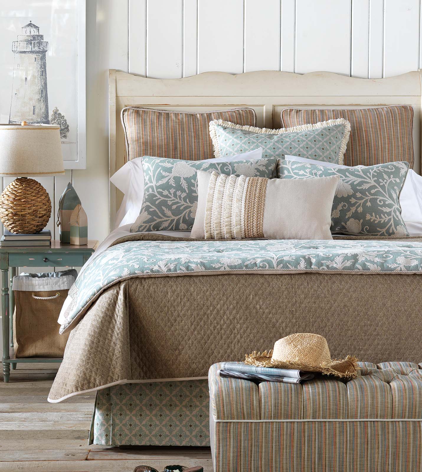 Luxury Bedding by Eastern Accents Avila Collection