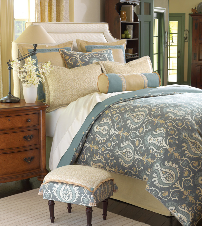 Luxury Bedding by Eastern Accents Adelaide Bedset