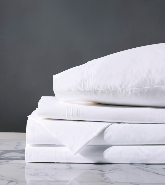 Vail Percale Sheet Set in White - FLAT SHEET,FITTED SHEET,BEDDING,SHEETS,PERCALE,COTTON,100% COTTON,EGYPTIAN COTTON,LUXURY,LUXURIOUS,HIGH-END,HIGH-QUALITY,CRISP,DARK GRAY,NEUTRAL,GRAY,SLATE